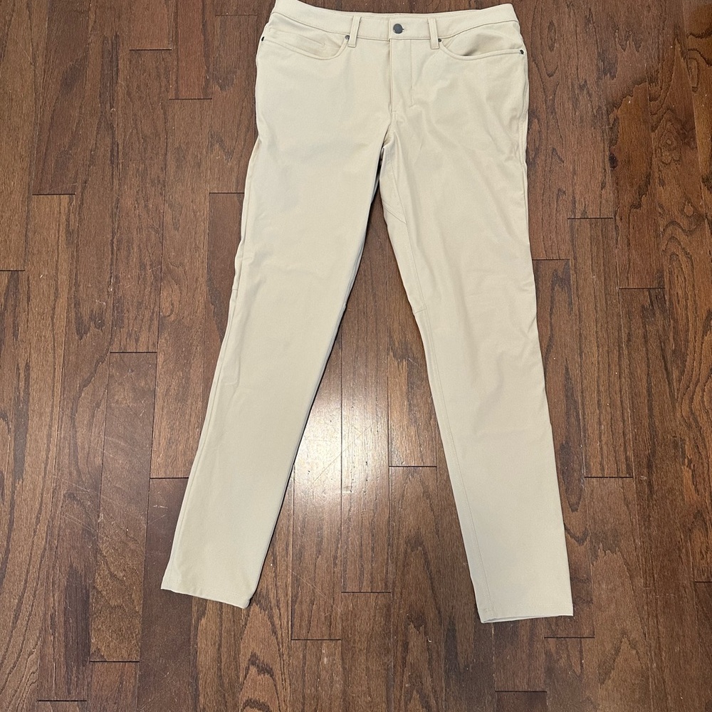 lululemon men’s size 33 cream color pants